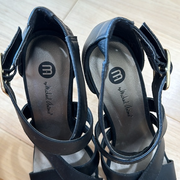 NWOT Black Heels - Picture 4 of 6